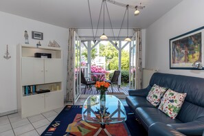 TV, books, music library, video library