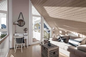 Unclassified image, 3 of 14, button