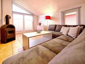 Télévision, cheminée