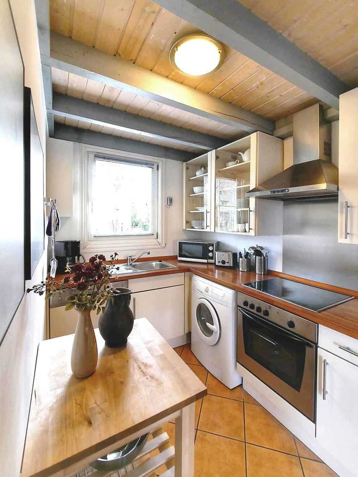 Kühlschrank, Mikrowelle, Ofen, Geschirrspüler