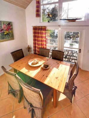 Unclassified image, 4 of 18, button