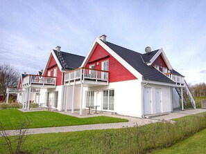 Unclassified image, 3 of 13, button - Sun deck incl. additional costs - Ferienpark Scharmützelsee (Wendisch Rietz)