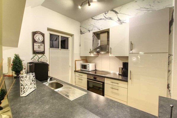 Fridge, microwave, oven, dishwasher