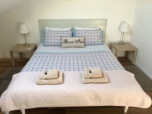 3 bedrooms, desk, iron/ironing board, travel cot