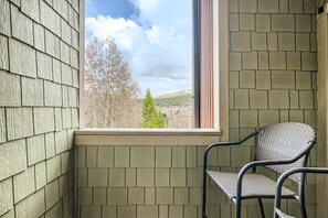 Interior - Free SkyCard Act- Outdoor Pool/Hot Tub, 1 Block to Main St, Ski-In - Ski Hill 8 (Breckenridge)