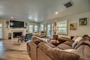 Smart TV, fireplace, offices