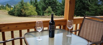 Mt Defiance Cabin with Columbia River View