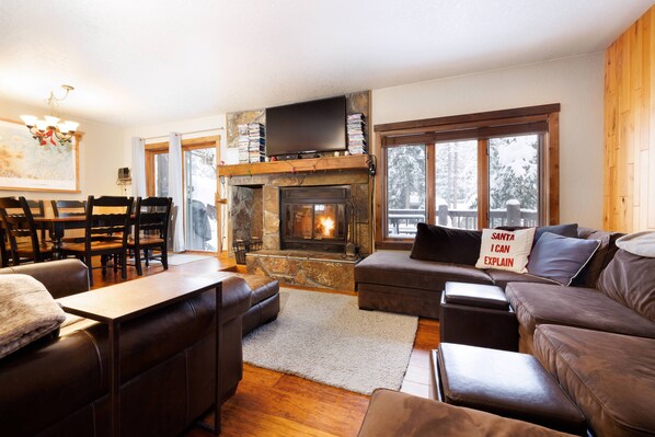 Smart TV, fireplace, video games, DVD player