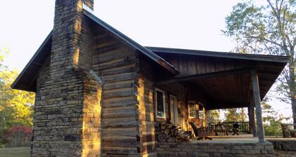 Secluded Cave Creek Cabin where you can Restore Your Soul, sleeps 17