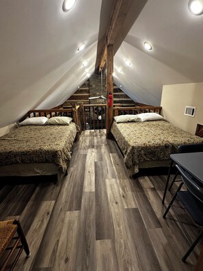 3 chambres, fer et planche Ă repasser, draps fournis
