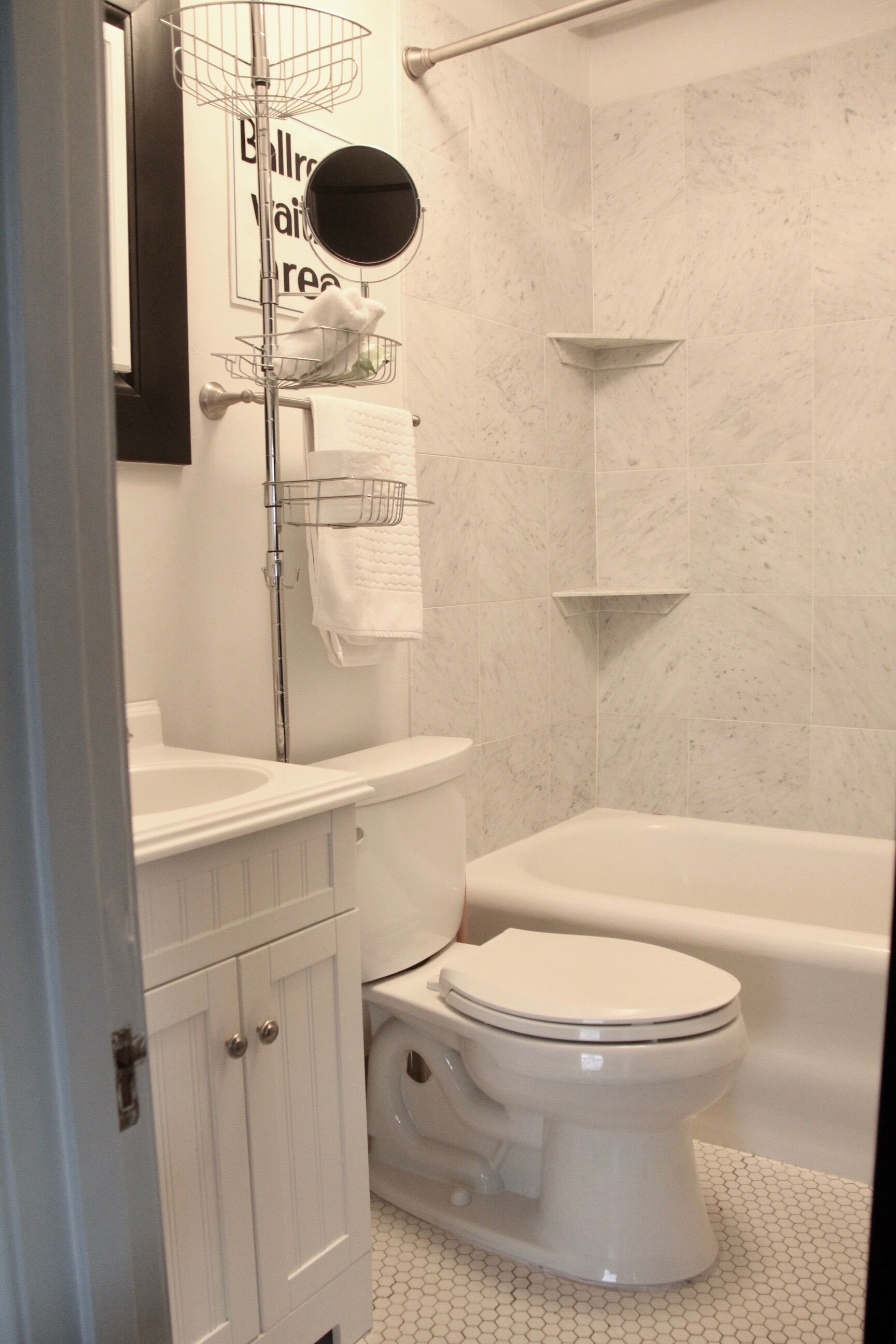 Combined shower/bathtub, hair dryer, towels, soap