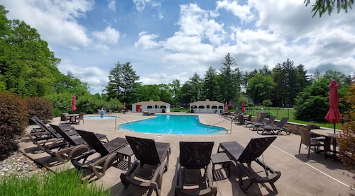 Woodfield Manor, A Sundance Vacations Property