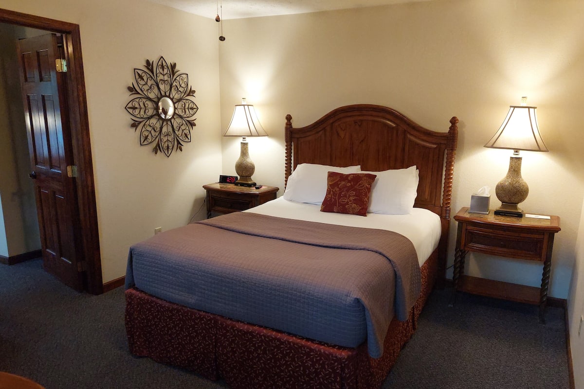 Suite Confort, 1 grand lit et 1 canapé-lit, non-fumeurs | Literie de qualité supérieure, surmatelas, fer et planche à repasser