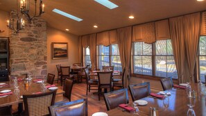 Restaurant - Woodfield Manor, A Sundance Vacations Property (Mount Pocono)