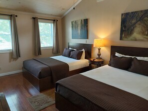 Family Cottage, Multiple Beds, Non Smoking, Fireplace | Premium bedding, pillowtop beds, iron/ironing board, free WiFi - Woodfield Manor, A Sundance Vacations Property (Mount Pocono)