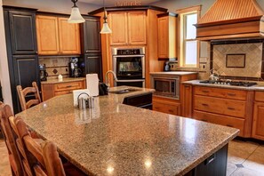 Fridge, microwave, oven, stovetop - Premier Luxury Home: 6 BR/7 BA/Hot Tub/Game Room/Free Nights/Level 2 EV Charging (Sunriver)
