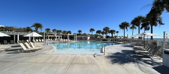 A+Coastal Escape: Beach, Golf, Tennis Club Access Available