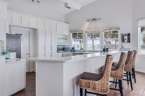 Fridge, microwave, oven, stovetop - Sunsets | Private Pool & Hot Tub | Green Lights | Boat Lift | Icemaker (Rockport)