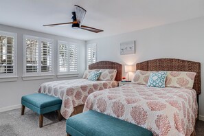 6 bedrooms, desk, iron/ironing board, free WiFi