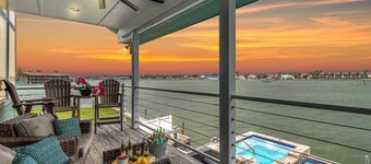 Rantahotelli Pikkulahdella! Green Night -kalastusvalot ja parhaat auringonlaskut!