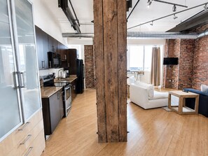 Interior - Downtown Music City Loft living! ~Steps to the Ryman and Broadway (Nashville)