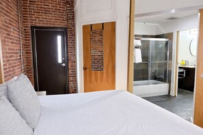 1 habitación, tabla de planchar con plancha, internet y ropa de cama 