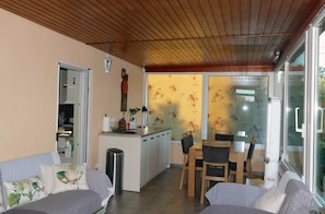 Superior House, 3 Bedrooms, Terrace, Garden View | Living area