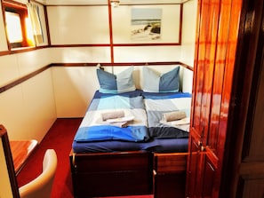 Chambre Double ou avec lits jumeaux, 1 lit double, non-fumeurs | Bureau, rideaux occultants, lits pliants/supplémentaires, Wi-Fi gratuit