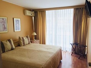 2 개의 침실, 미니바, 객실 내 금고, 다리미/다리미판