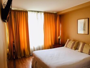 2 habitaciones, minibar y caja de seguridad en la habitación 