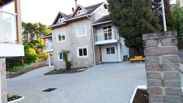 Pintu masuk hartanah