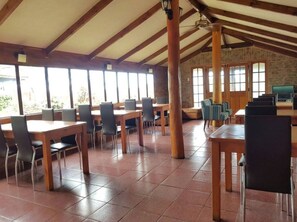 Free daily continental breakfast  - Hostal Akapu (Hanga Roa)