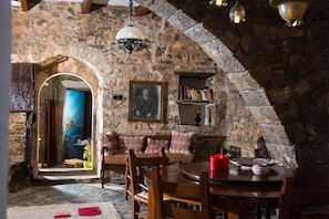 House, 2 Bedrooms, Sea View (Margarita) | In-room dining