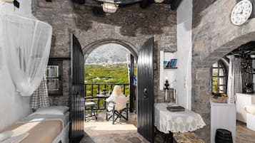 In-room safe, desk, blackout drapes, free WiFi