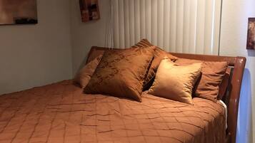 Condo Deluxe, 2 habitaciones (2 King Beds, Bed Sofa) | 2 habitaciones, tabla de planchar con plancha y wifi gratis