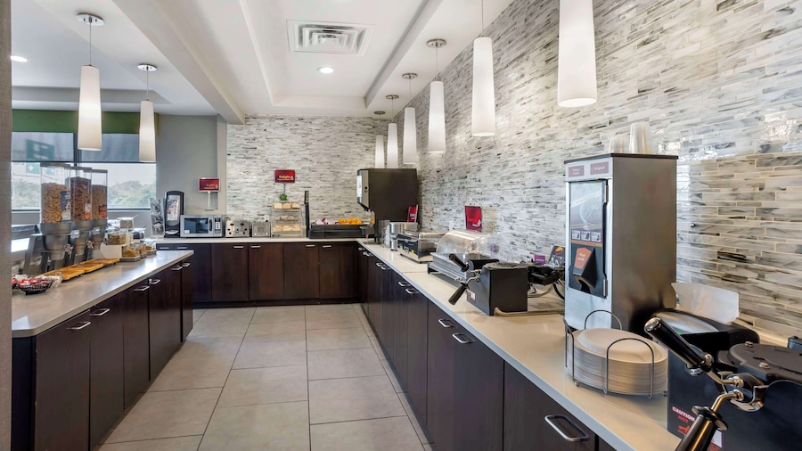 Best Western Plus Philadelphia-Pennsauken Hotel