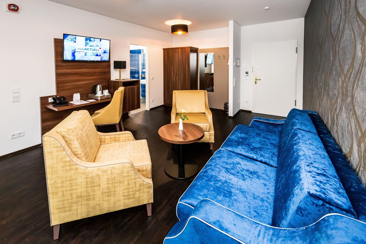 Premium bedding, minibar, in-room safe, desk