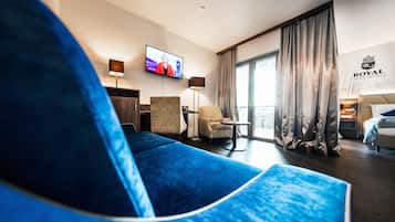 Hochwertige Bettwaren, Minibar, Zimmersafe, Schreibtisch