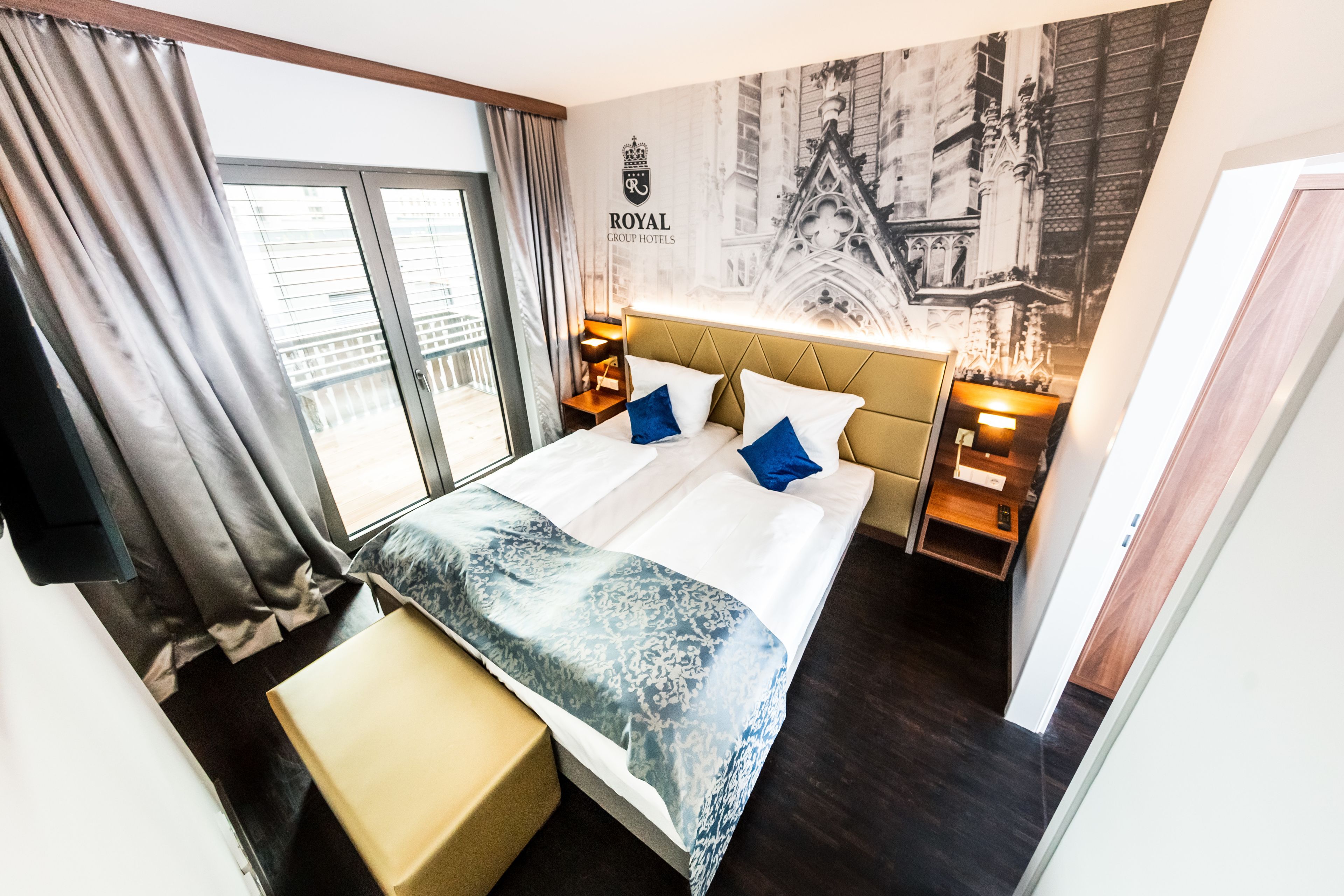 standard room, 1 double bed, balcony (living room;with sofabed) | premium bedding, minibar, in-room safe, desk