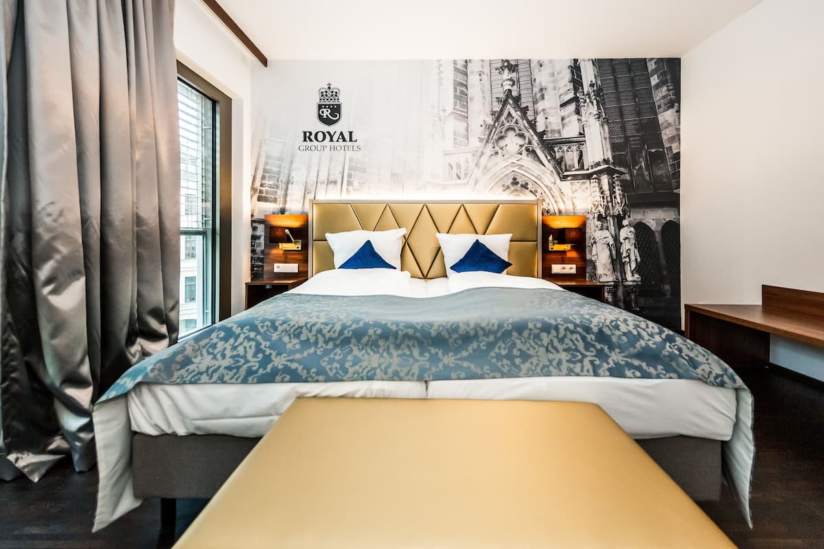 Premium bedding, minibar, in-room safe, desk