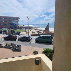 Property grounds - Oceanfront apartment, opposite family beach. (Capbreton)