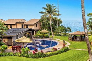 A heated pool - Outstanding Value!  $260n 5/1-6/15 Remodeled, Ocean Views & AC (Lahaina)