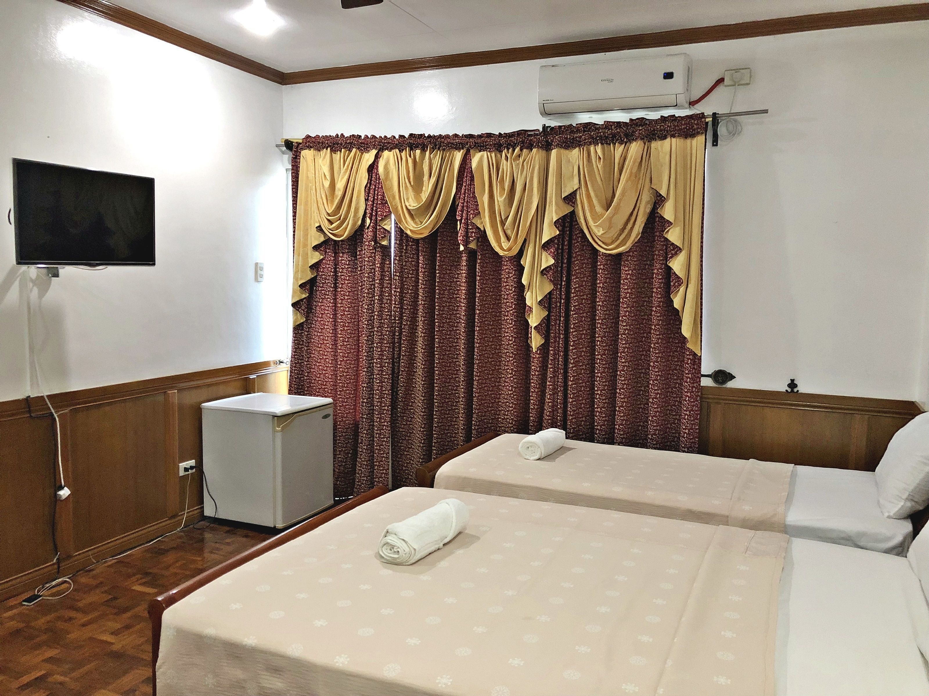 Coffres-forts dans les chambres, bureau, Wi-Fi gratuit, draps fournis