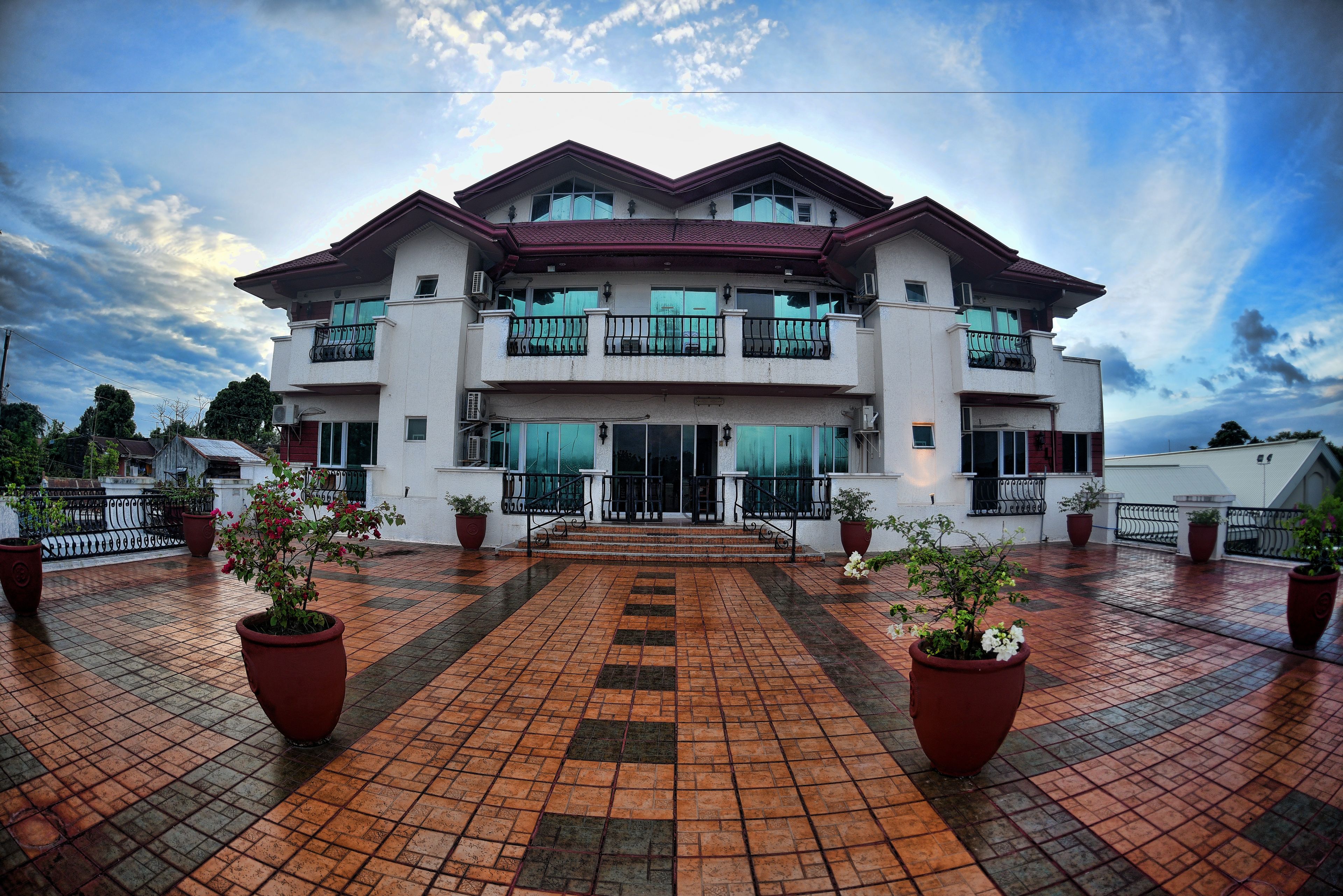 المنشأة من الخارج