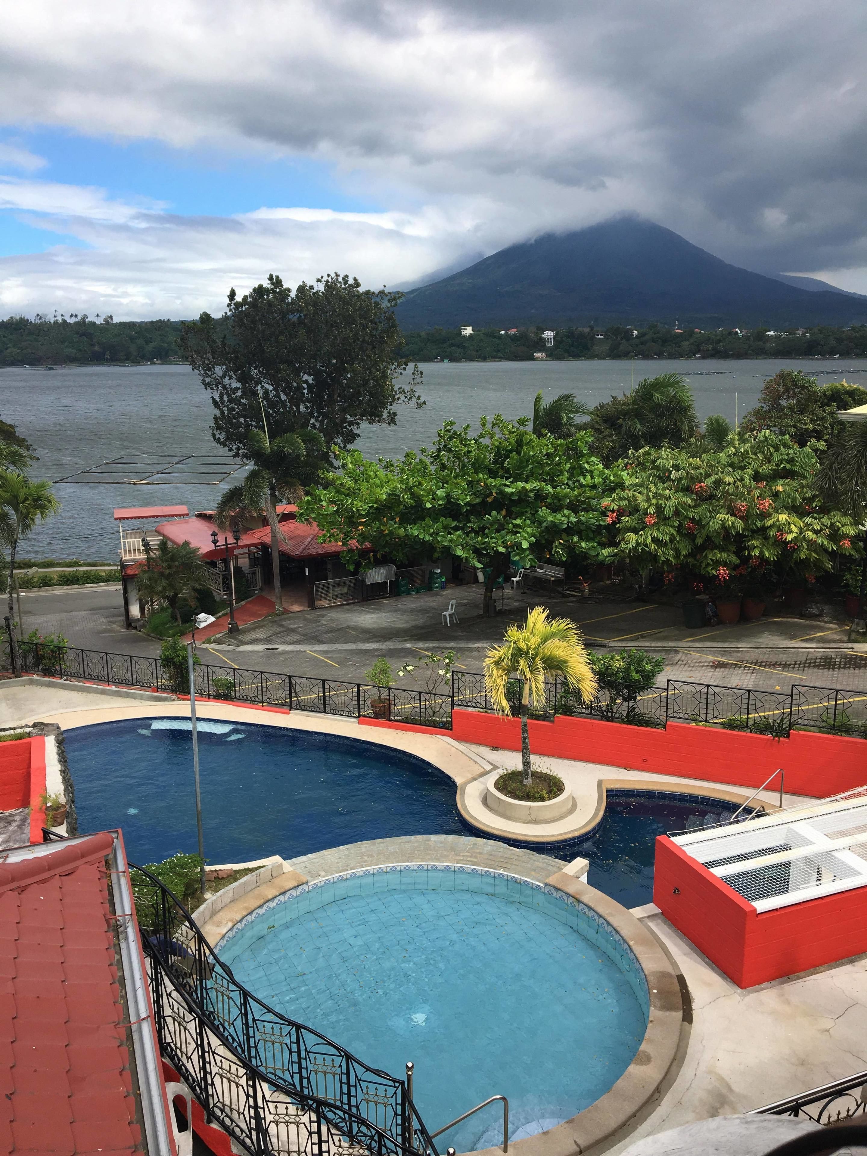 حمّام سباحة خارجي