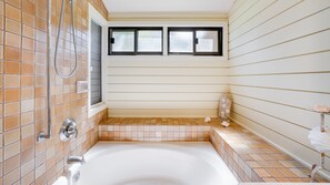 Shower, hair dryer, towels - Kapalua Oasis, AC, Ocean view - R414 - Sullivan Properties (LAHAINA)