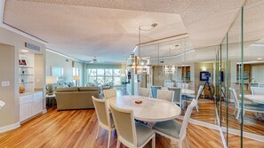 Dining - Oceanfront Views with Many Updates! (Hilton Head)