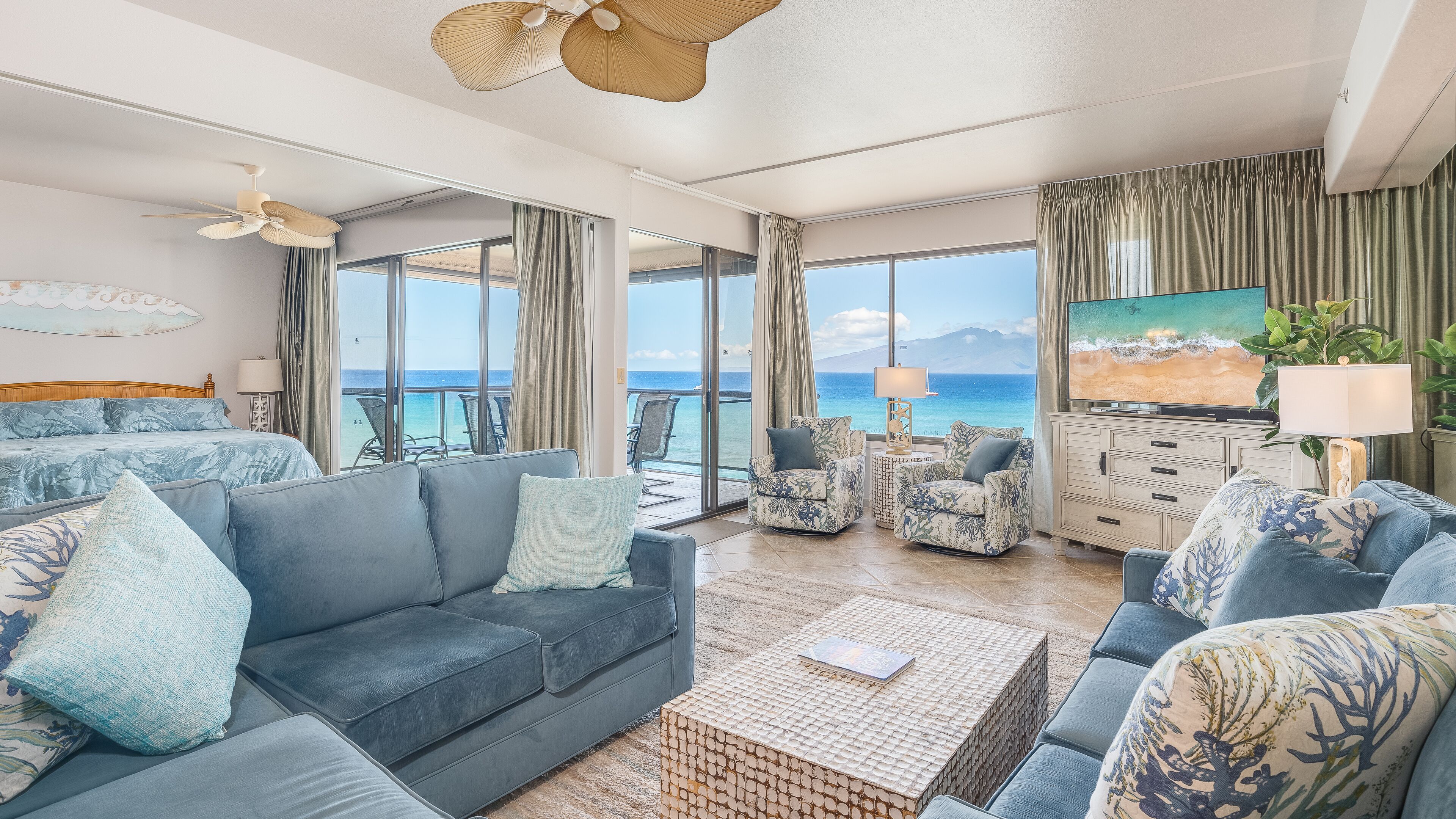 Een televisie en een dvd-speler