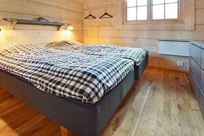 5 Schlafzimmer, Bügeleisen/Bügelbrett, WLAN