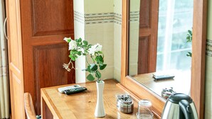 Standard Double Room | Room amenity - Phu Quynh Phan Rang Hotel (Phan Rang)